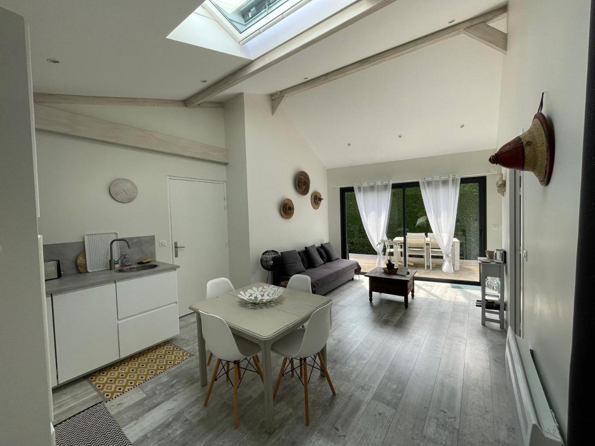 t2 indépendant dans maison avec piscine proche bordeaux Eysines Exterior foto