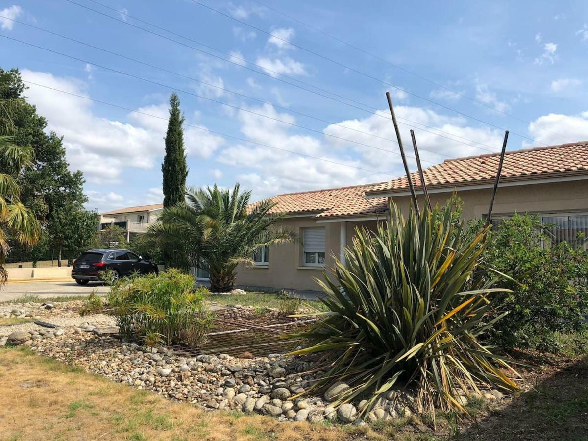 t2 indépendant dans maison avec piscine proche bordeaux Eysines Exterior foto